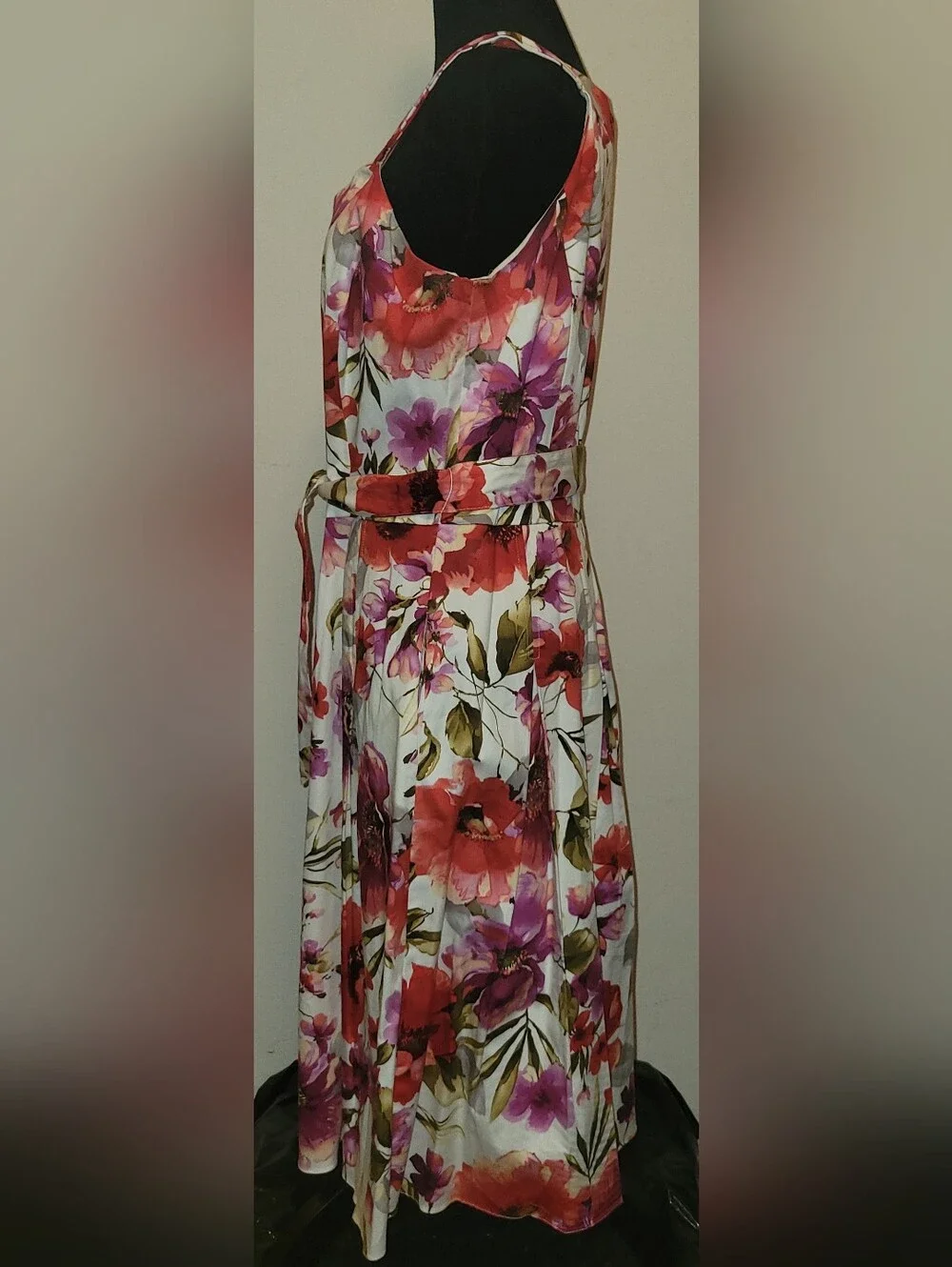 Sandra Darren White Midi Dress with Red & Pink Floral Print